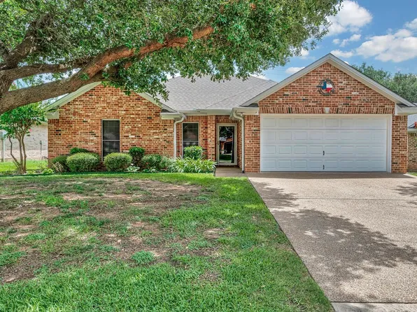 2404 Cambridge, Lorena, TX 76655