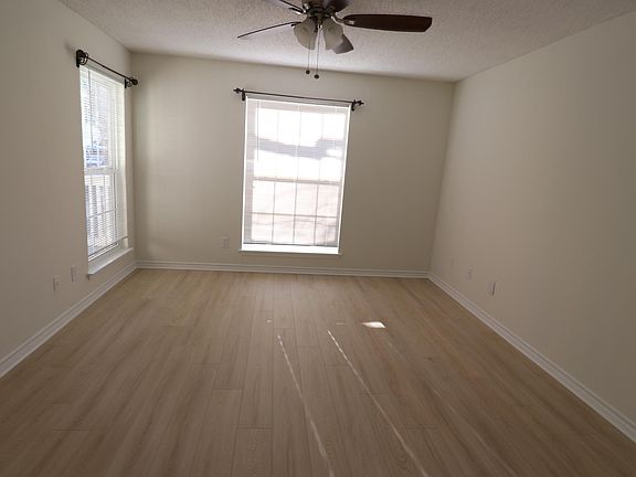 5th image of 1539 Lincoln Way APT 203