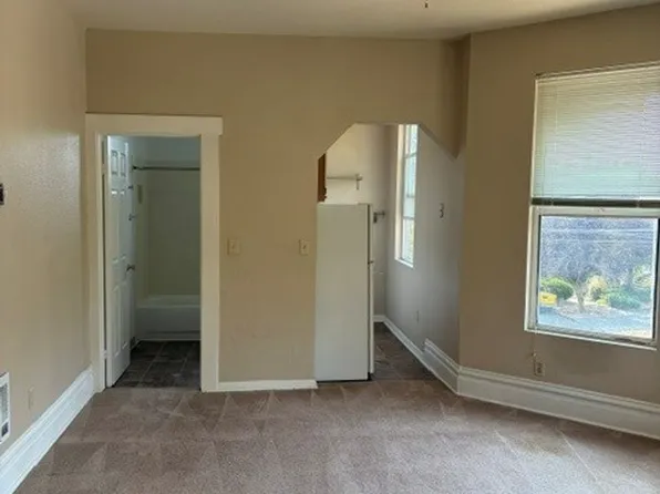 Camdon - 1 Bedroom - Central District - Vintage Charm, 1901 E Jefferson St #10, Seattle, WA 98122