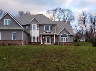 13 Fawn Run Ln, Branchburg, NJ 08876