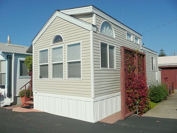 2nd image of 1105 Morro Ave #18