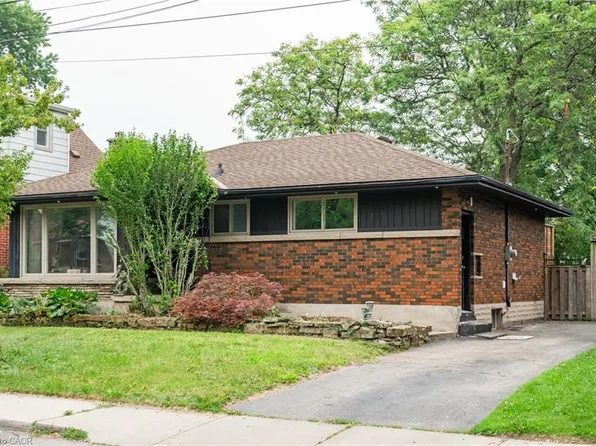 83 E 15th St, Hamilton, ON L9A 4E8