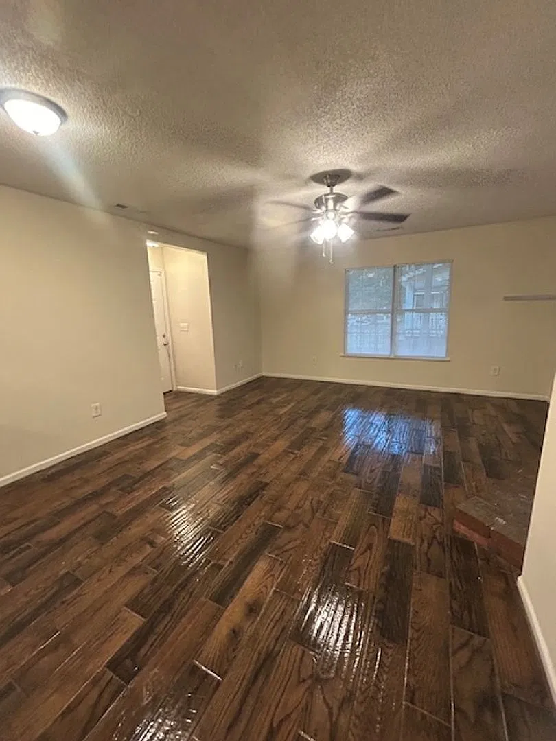 Two bedroom/1.5 bath townhome in Irmo near the Lake Murray Dam. — Photo 4