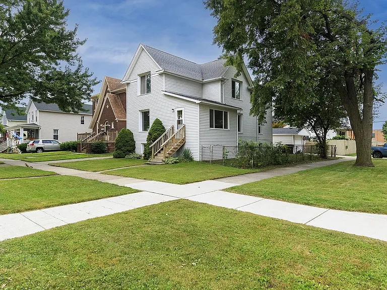 667 Pine St #2 — Photo 2