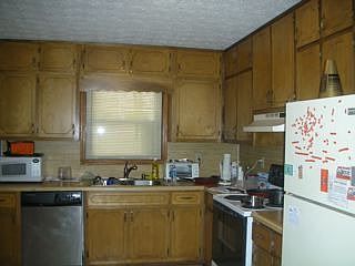 3rd image of 370 Belair Dr