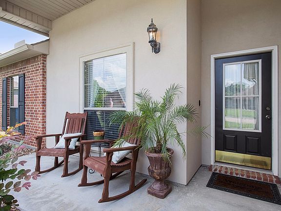 5th image of 39068 Balmoral Dr
