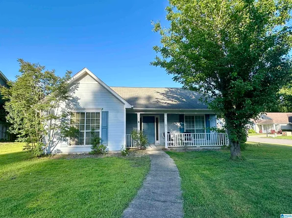 211 Brookhollow Dr, Pelham, AL 35124