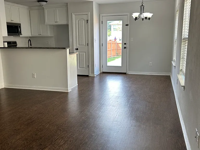 237 W Forest Ave — Photo 10