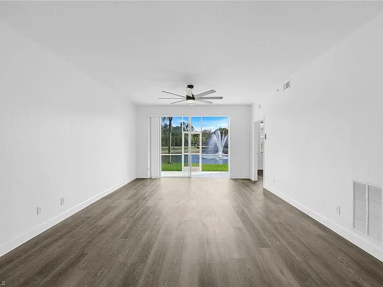 3250 Cypress Glen Way #402 — Photo 4