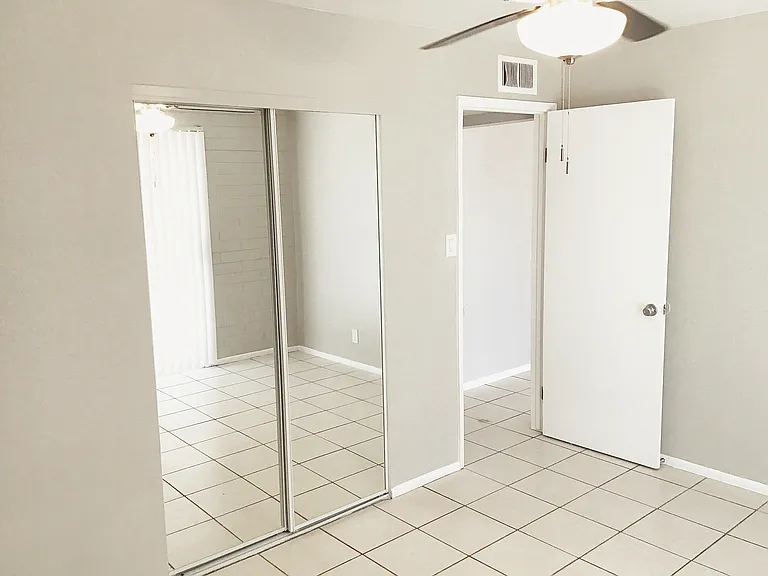 7012 N 76th Ave #1 — Photo 24