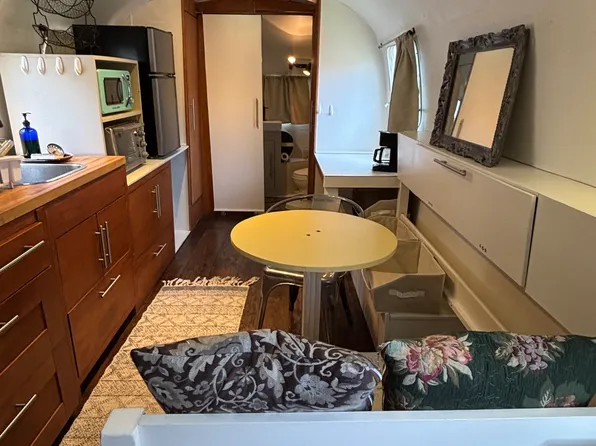 (undisclosed Address), Austin, TX 78725