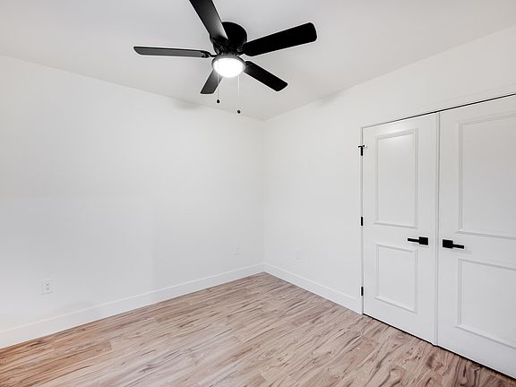 5th image of 2049 W 95th St