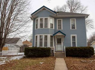 810 Walnut St, Cedar Falls, IA 50613