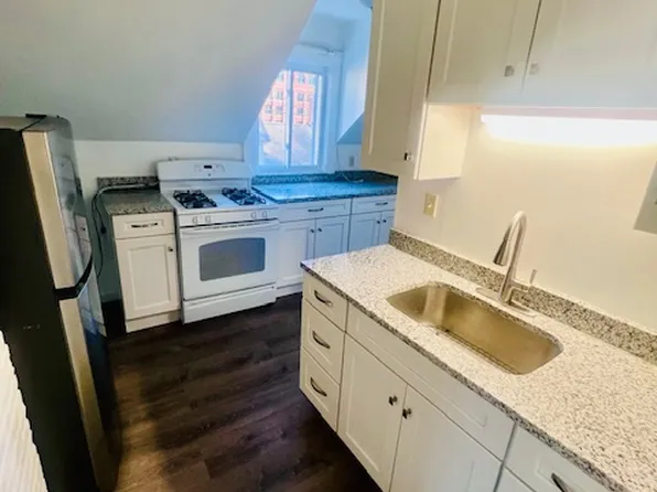 10 Green St, Nashua, NH 03064