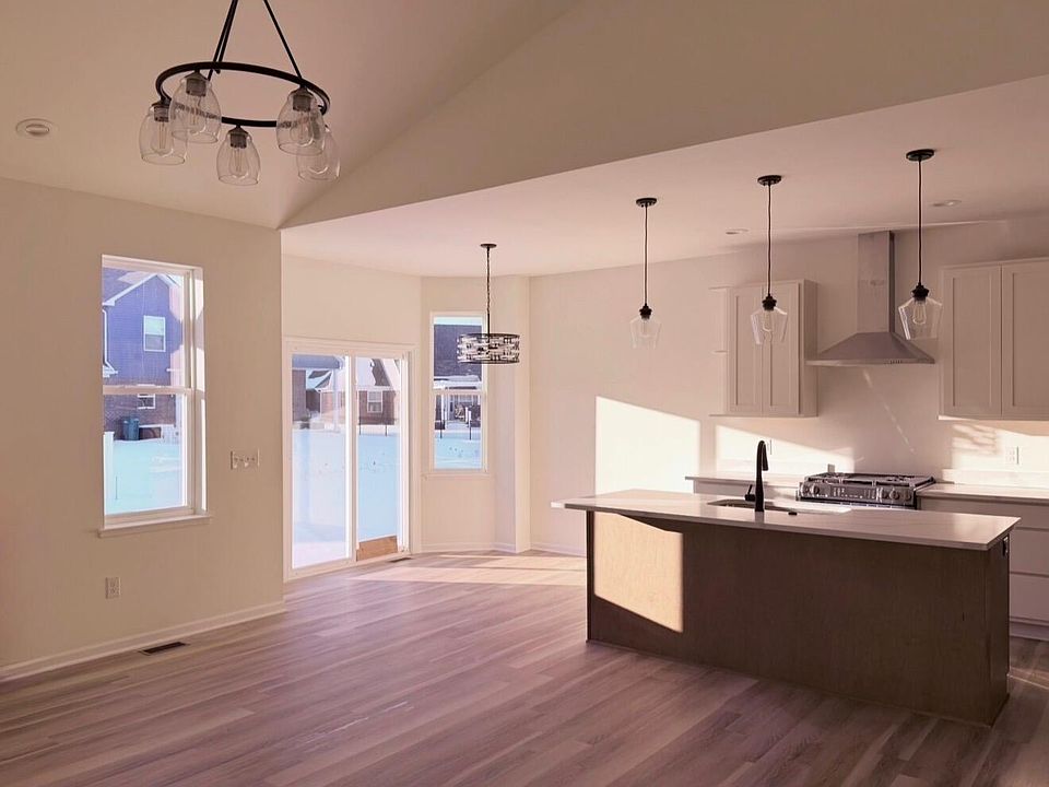 2nd image of 20180 Fountain View Ln