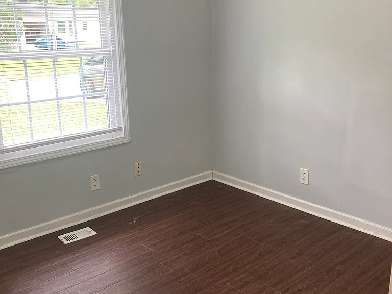 111 Trinity Dr — Photo 18