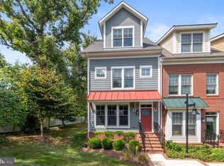 32 Ellsworth Heights St, Silver Spring, MD 20910