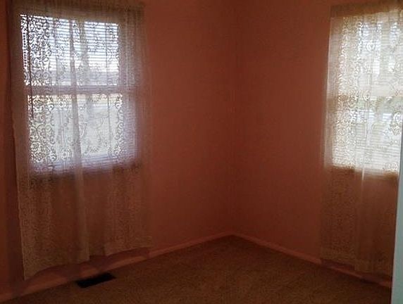 4th image of 1101 N County Road 650 E
