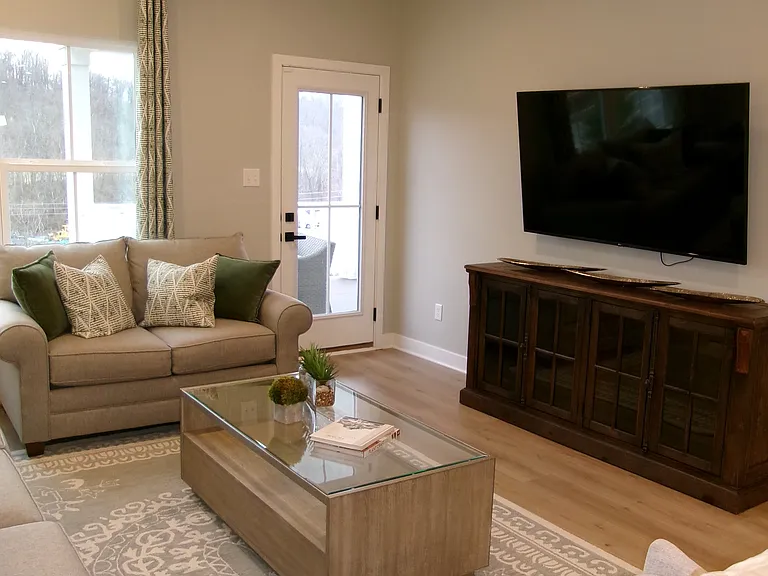 214 Dana Dr — Photo 8