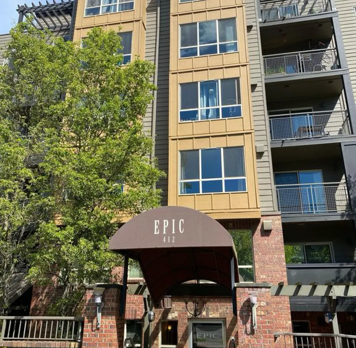 412 11th Ave — Photo 2