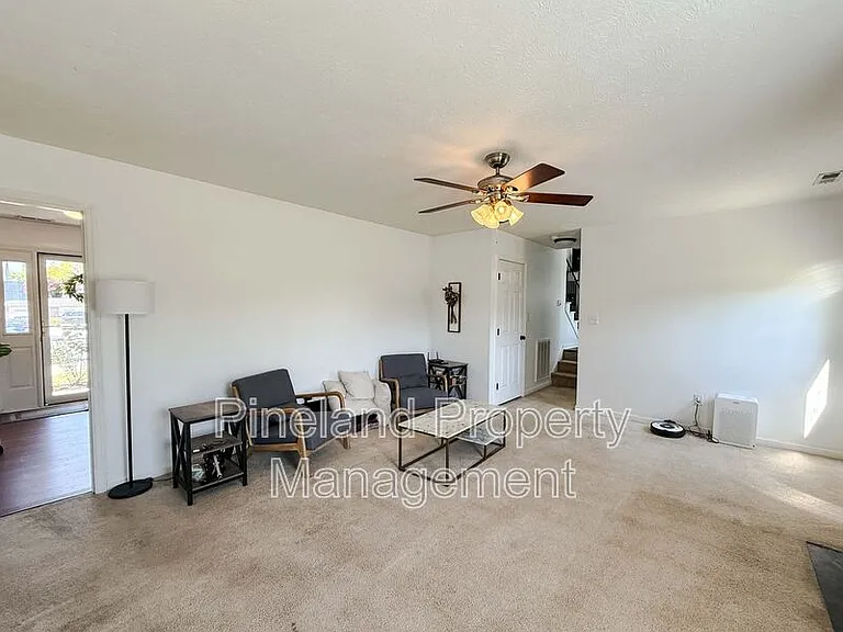 815 Zapata Ln — Photo 17