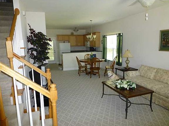3rd image of 110 Venezia Ct