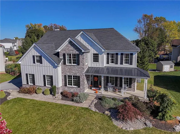 7416 Green Hill Dr, Macungie, PA 18062