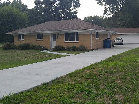 New Cement Drive! 2.5 Garage
