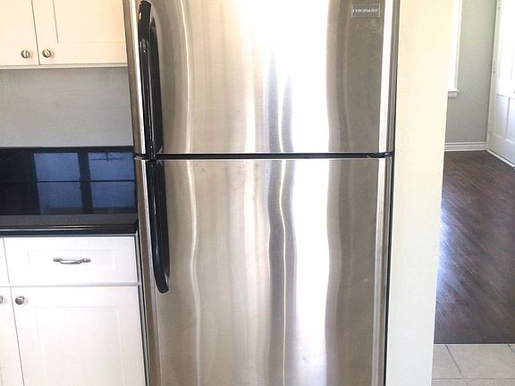 4th image of 225 Union Pl APT 10
