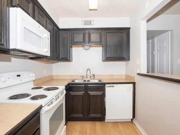 Woodlands Wake Village