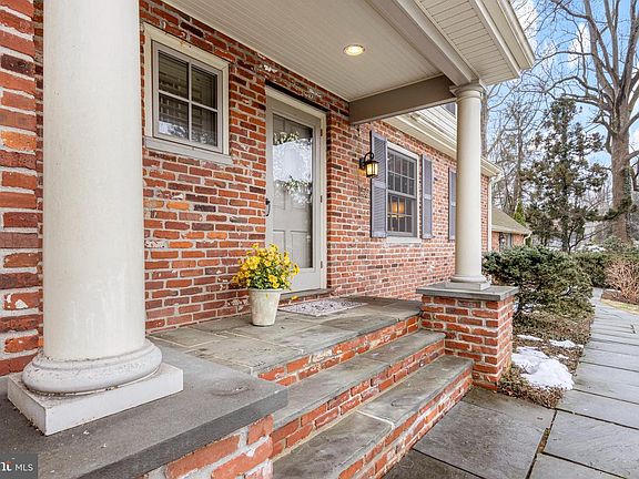 5th image of 152 Hunters Ln