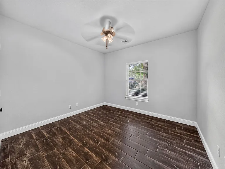 9 Monmouth Dr — Photo 7