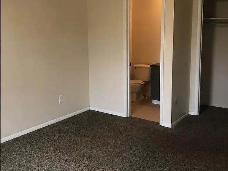 1650 N Engel Ave — Photo 5