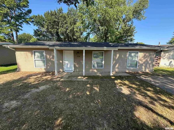 204 S Emerald Ln, Carbondale, IL 62901