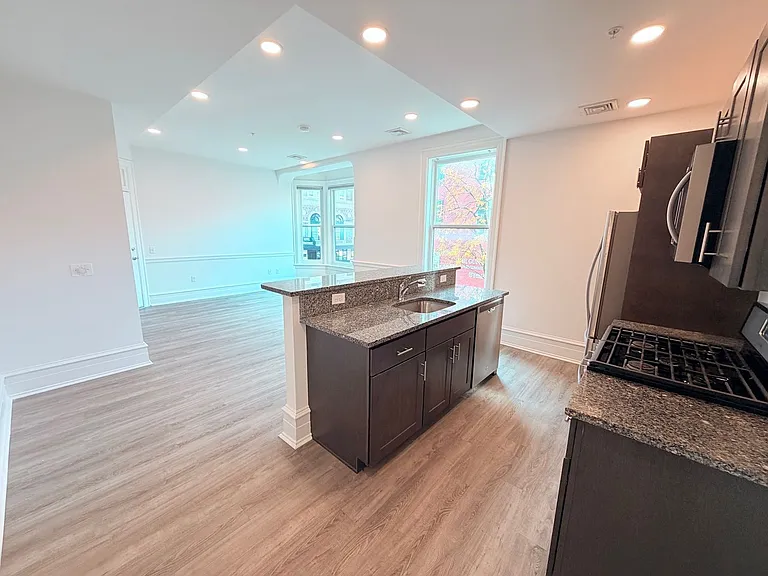 19 N Duke St — Photo 1