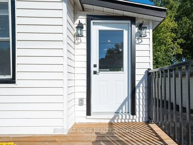 48 Ridley St E — Photo 3