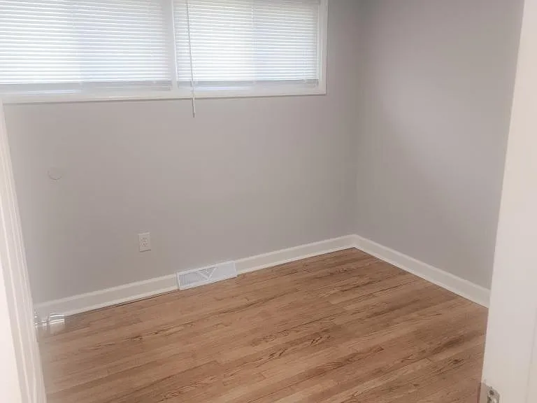 8600 Everett St — Photo 6