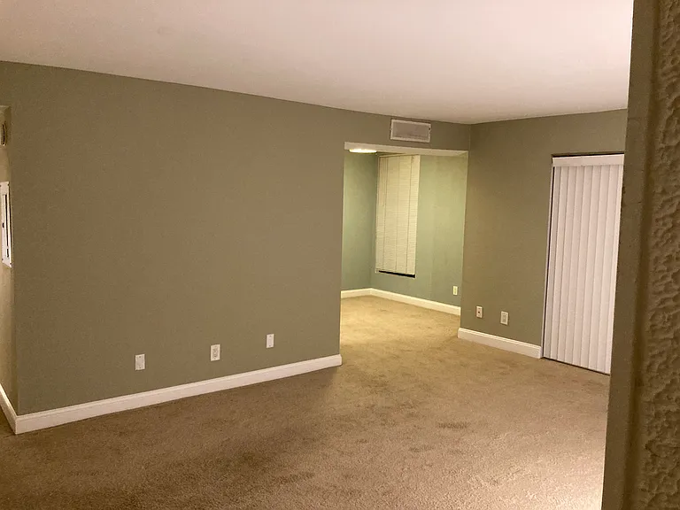 100 Duvall Ln — Photo 5