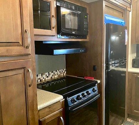 4th image of 3907 N Taylor Rd #320
