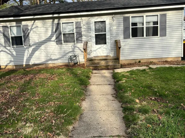 7605 Randy Rd, Machesney Park, IL 61115