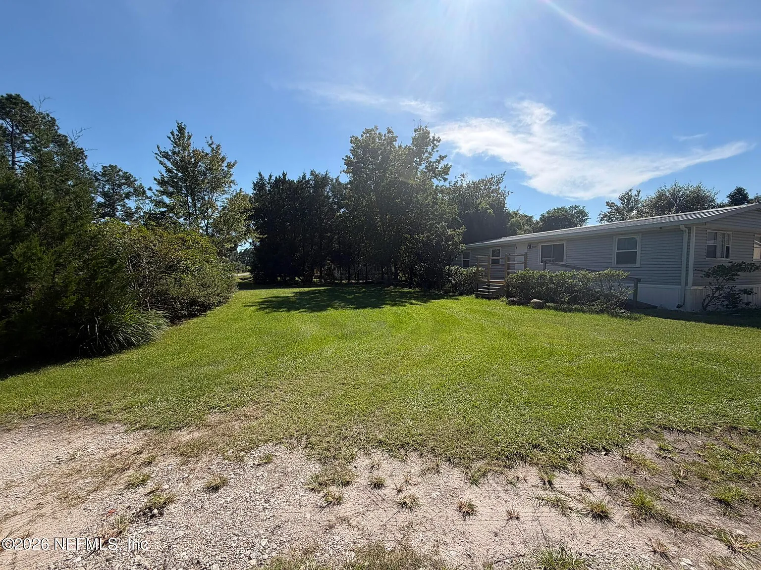 3 bed, 2.0 bath, 1152 sqft, $2,050 — Photo 2