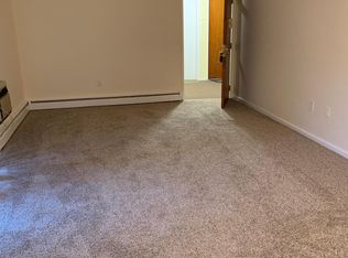 672 Fulton St APT 1D, Farmingdale, NY 11735