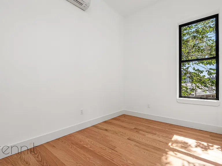 808 Putnam Ave #4B — Photo 7