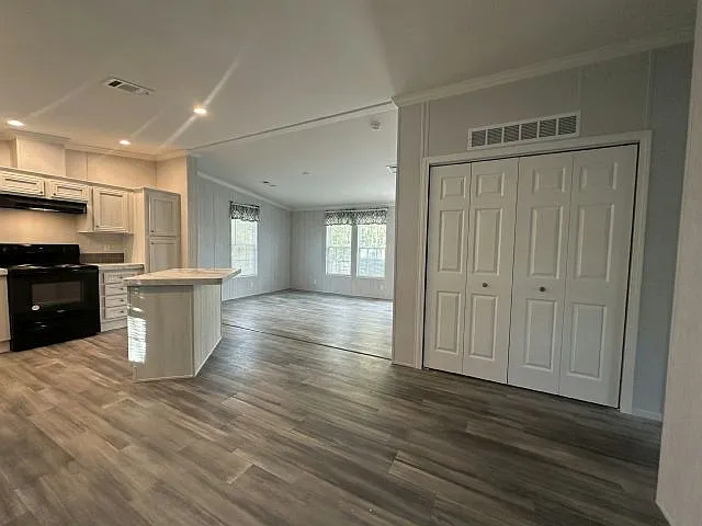 2 bed, 2.0 bath, 864 sqft, $1,785 — Photo 2