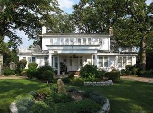 1915 S Arlington Ridge Rd, Arlington, VA 22202