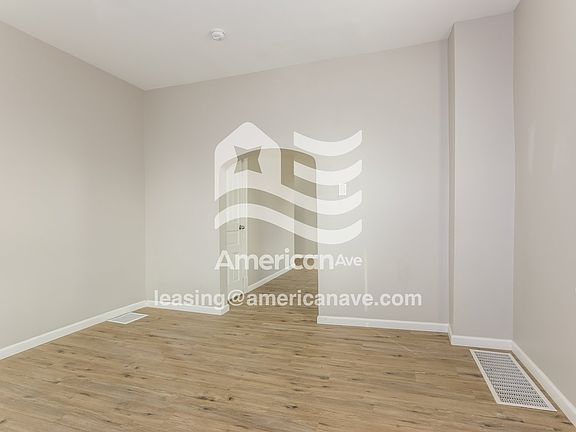 1162420_003_wm_-_living_room_13535945.jpg