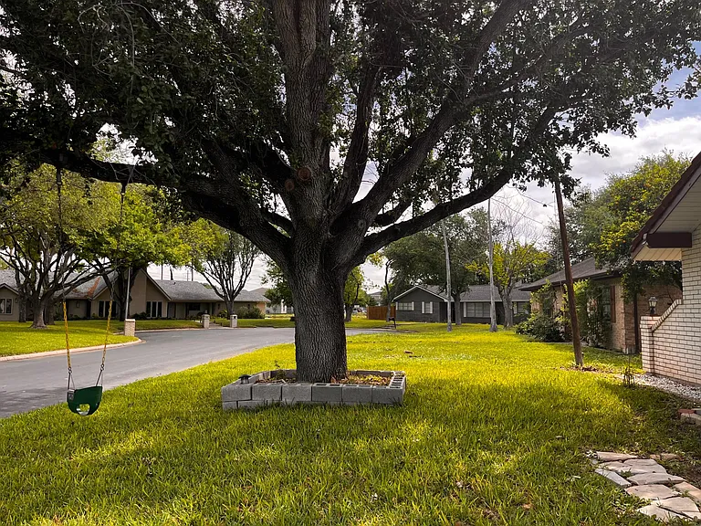 118 E Tulip Ave — Photo 18