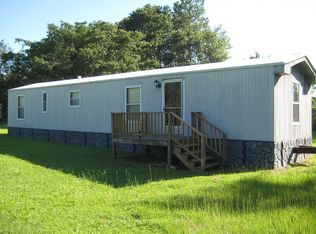 290 Dixie Ln, Bladenboro, NC 28320