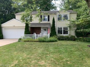 35601 Meadowdale Dr, Solon, OH 44139