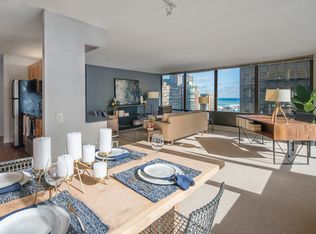Columbus Plaza, Chicago, IL 60601